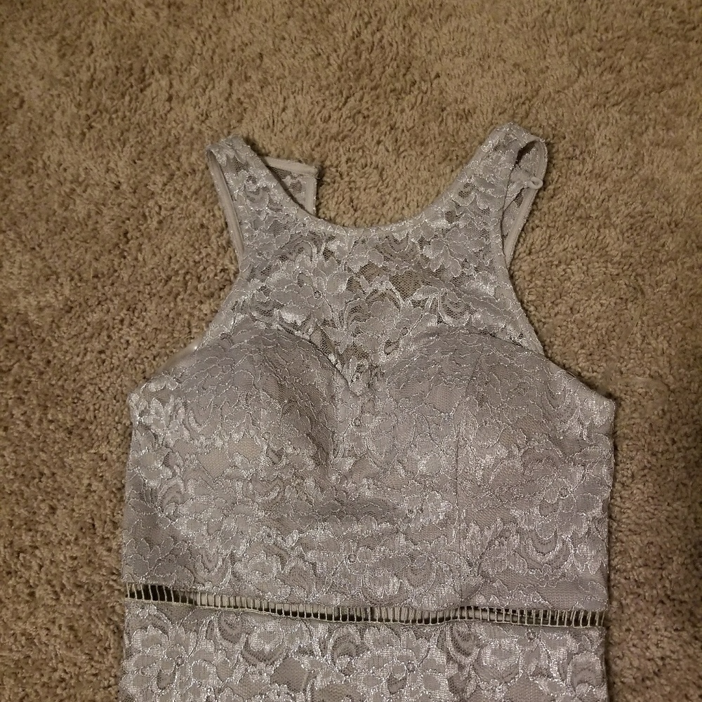 Medium Dress - Picture 2 of 4